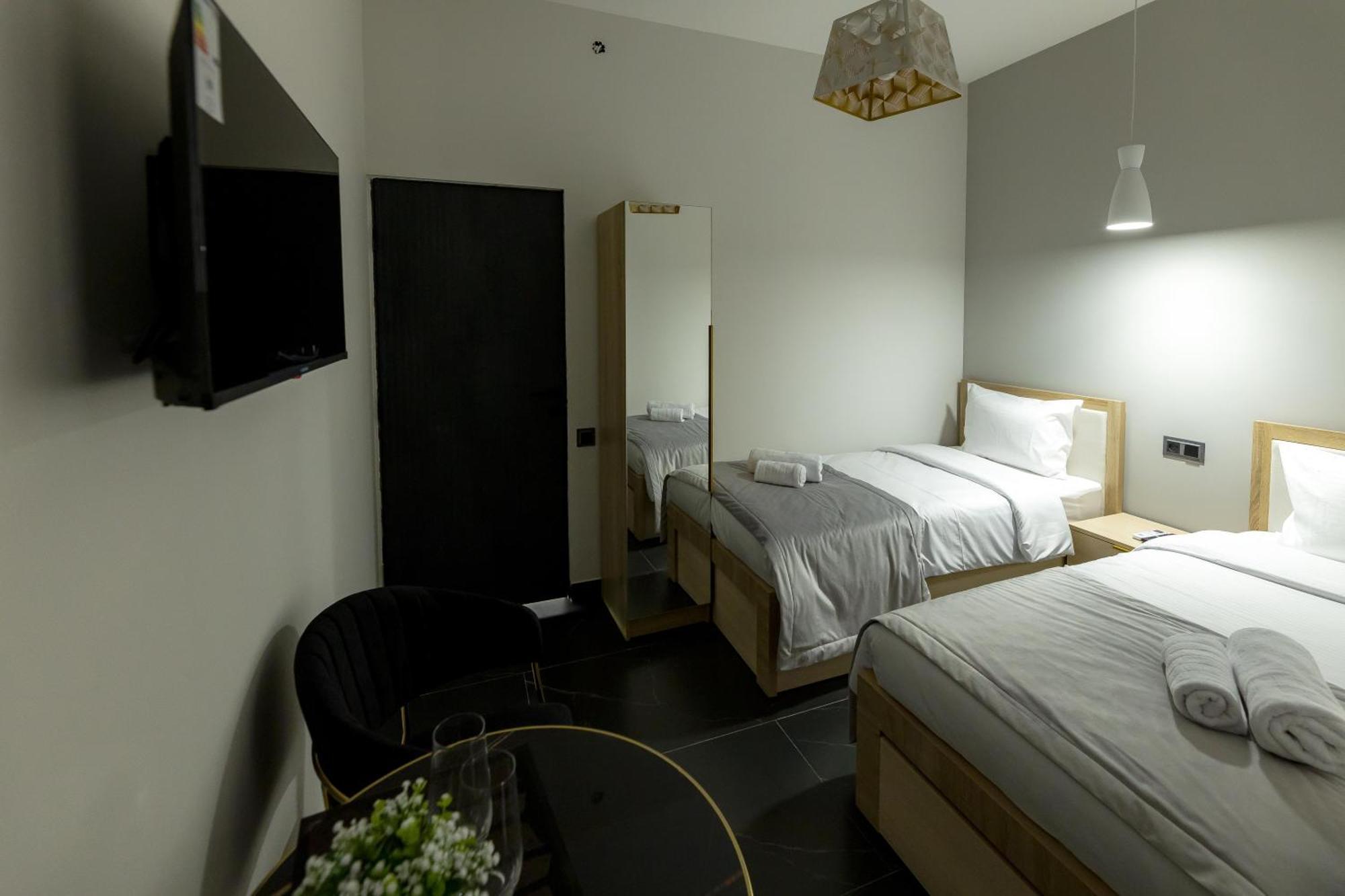 Evn Rooms Ереван Экстерьер фото